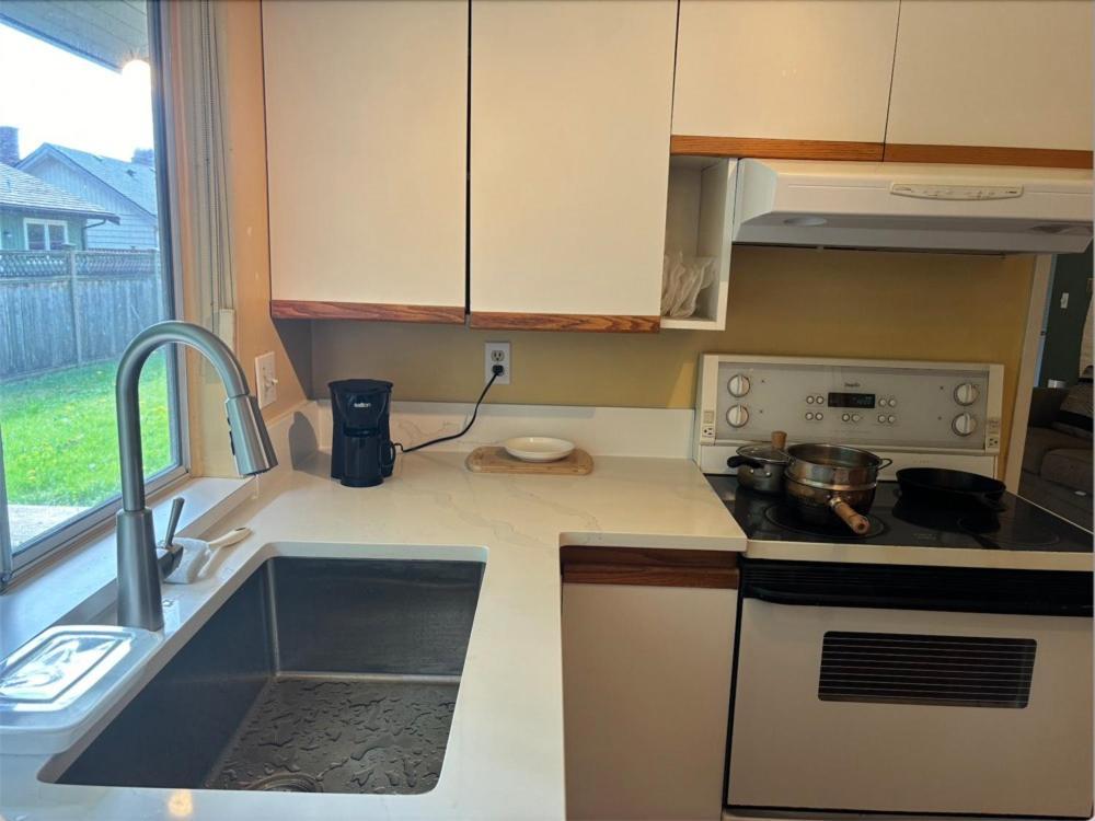 Cozy Retreat On Sandpiper Court - Room H With Share Bathroom 리치먼드 외부 사진