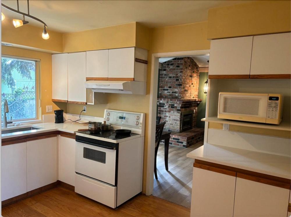 Cozy Retreat On Sandpiper Court - Room H With Share Bathroom 리치먼드 외부 사진
