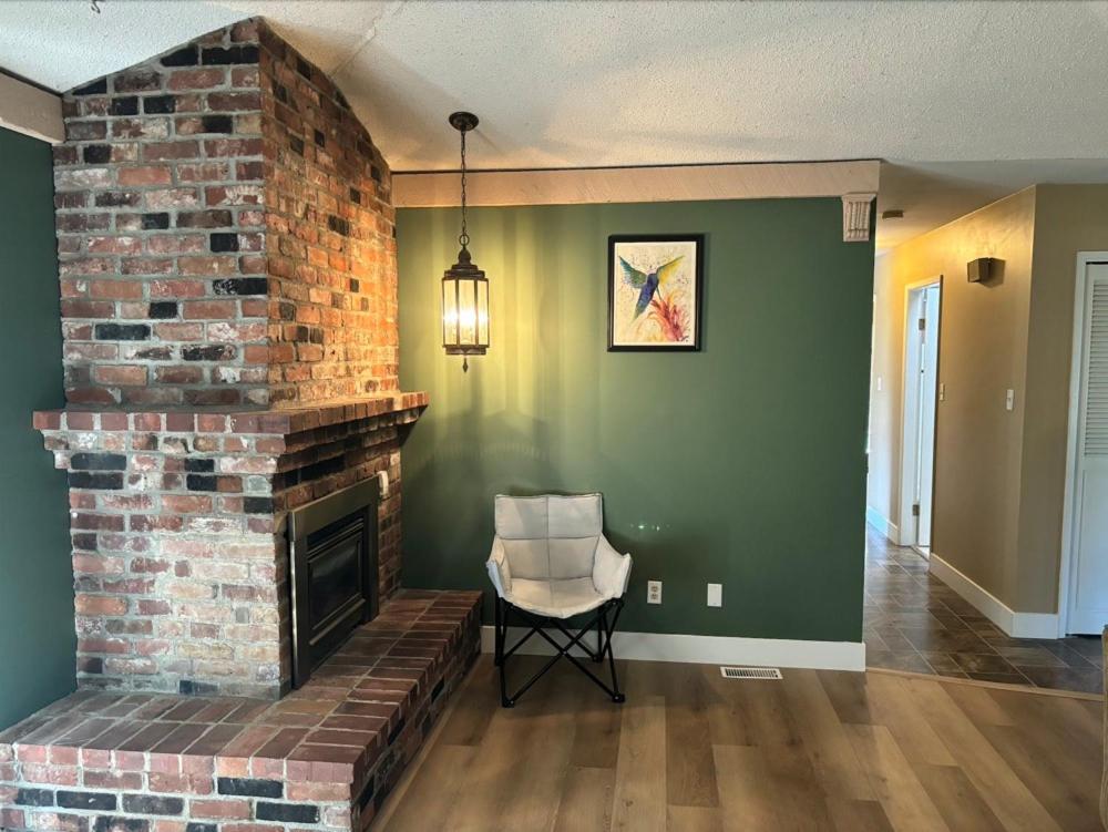 Cozy Retreat On Sandpiper Court - Room H With Share Bathroom 리치먼드 외부 사진